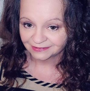 Meet your Posher, Tina